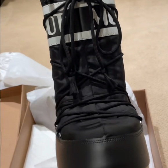 Moon Boot Black Winter Boots - Picture 5 of 5
